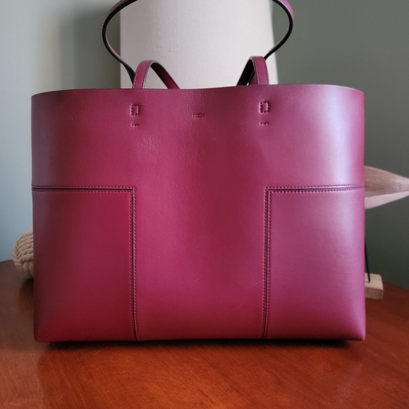 Tory Burch Block-T Tall Tote Cranberry Burgundy Unlined Leather With Zip Pouch - Picture 4 of 16